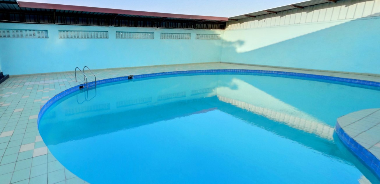 Renaissance University - swimming