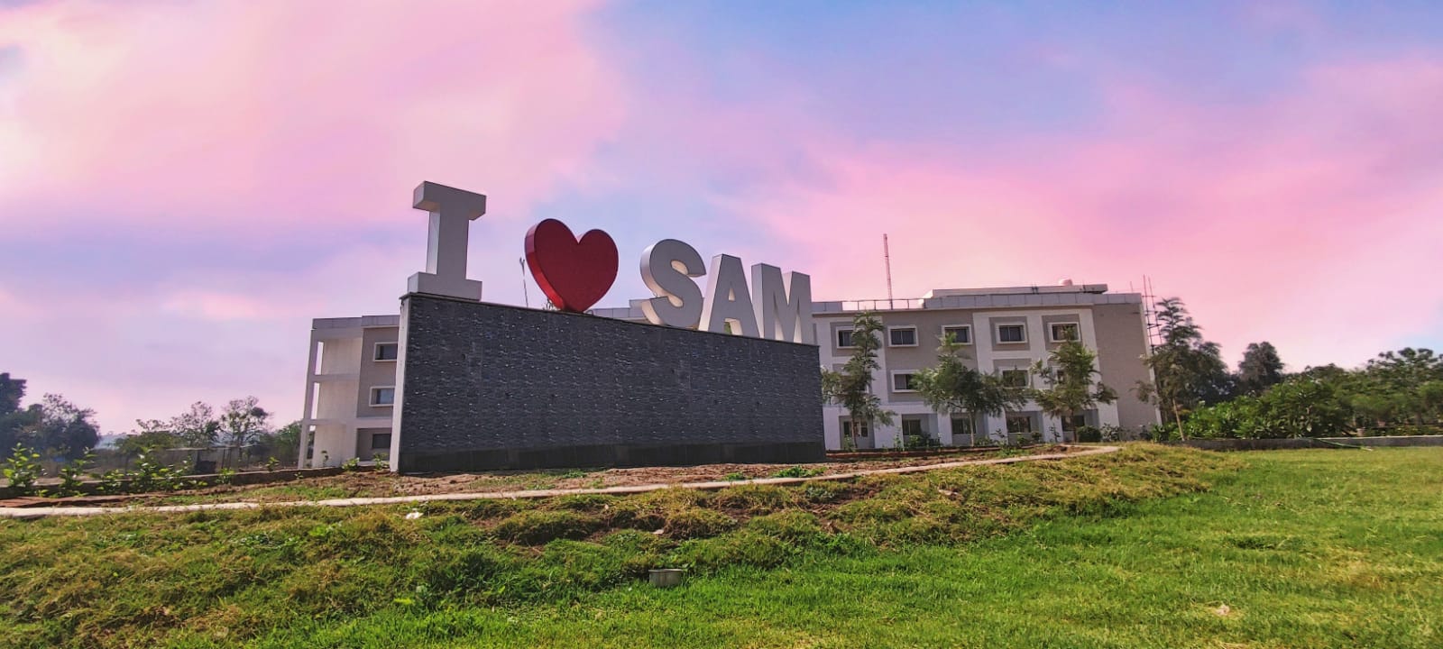 SAM Global University - campus