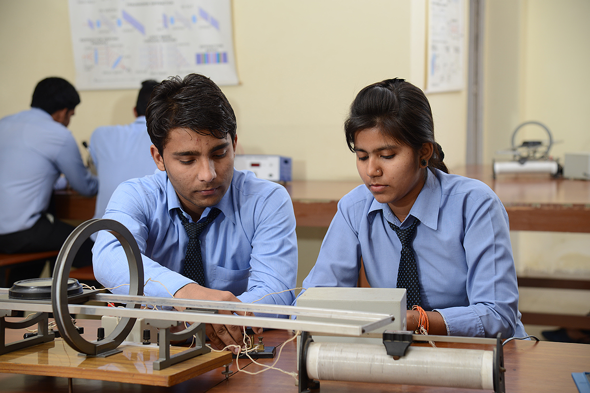 Sanskriti University - labs