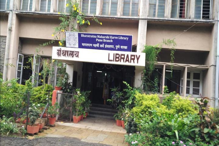 SNDT College Pune - library