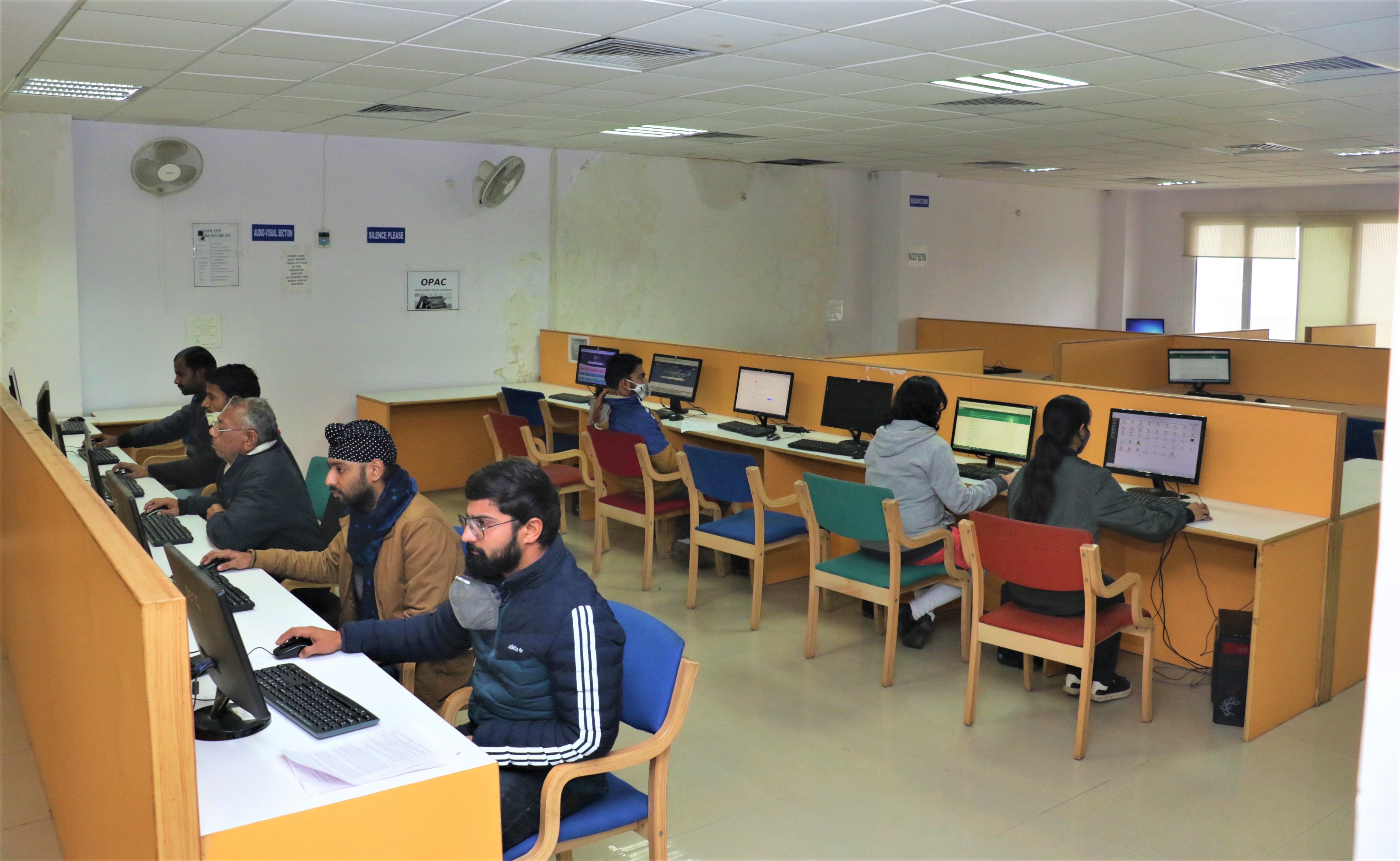 SRMU Lucknow - labs