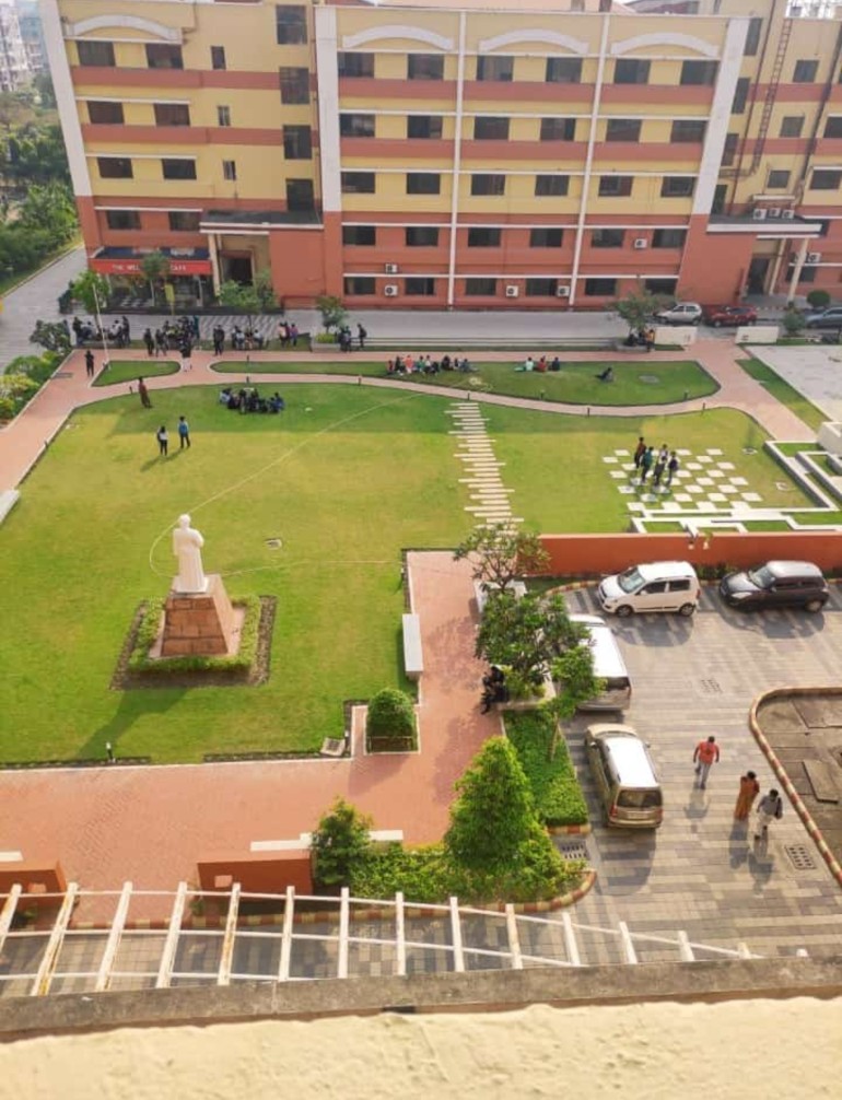 Sister Nivedita University - campus