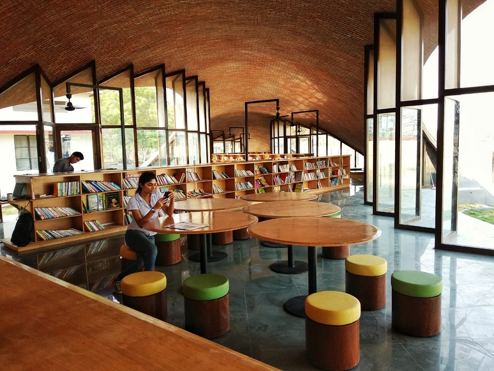 Somaiya Vidyavihar University - library