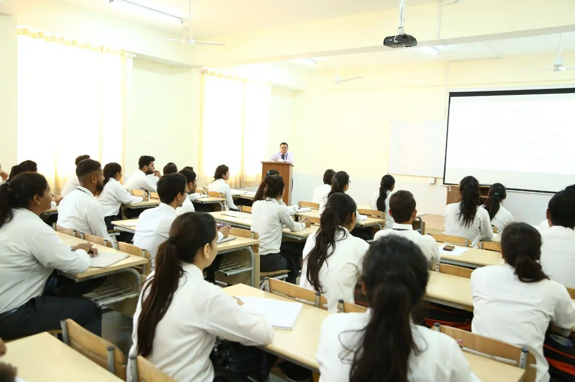 SRHU Dehradun - classroom