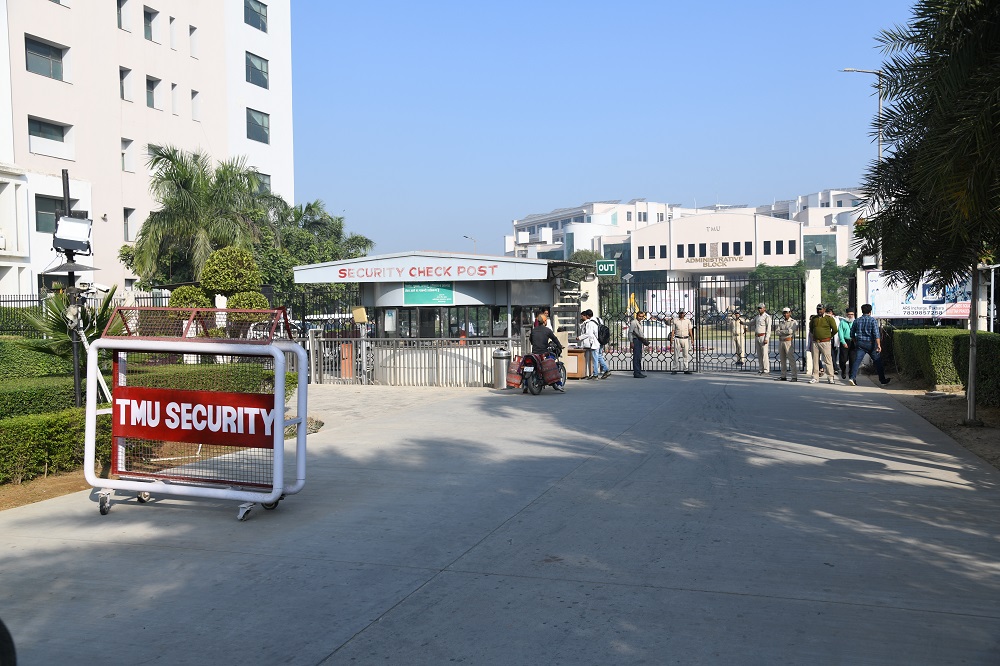TMU - entrance