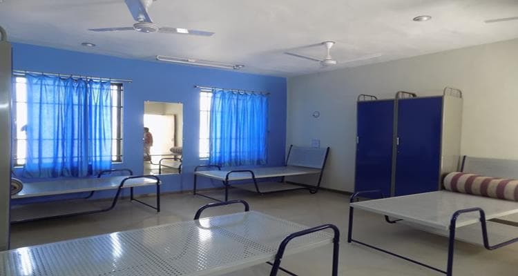 UKA Tarsadia University - hostel