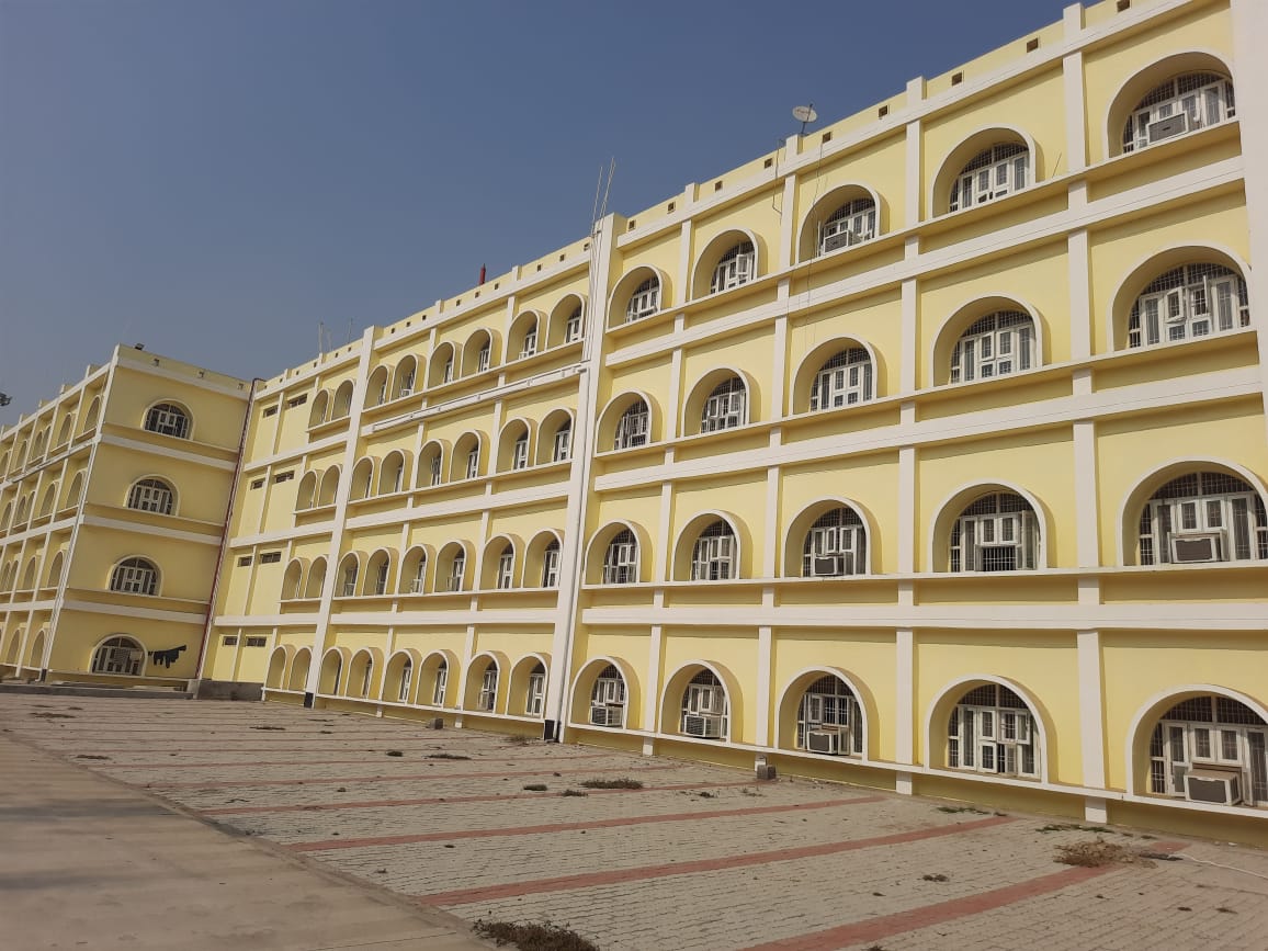 Lucknow University - campus