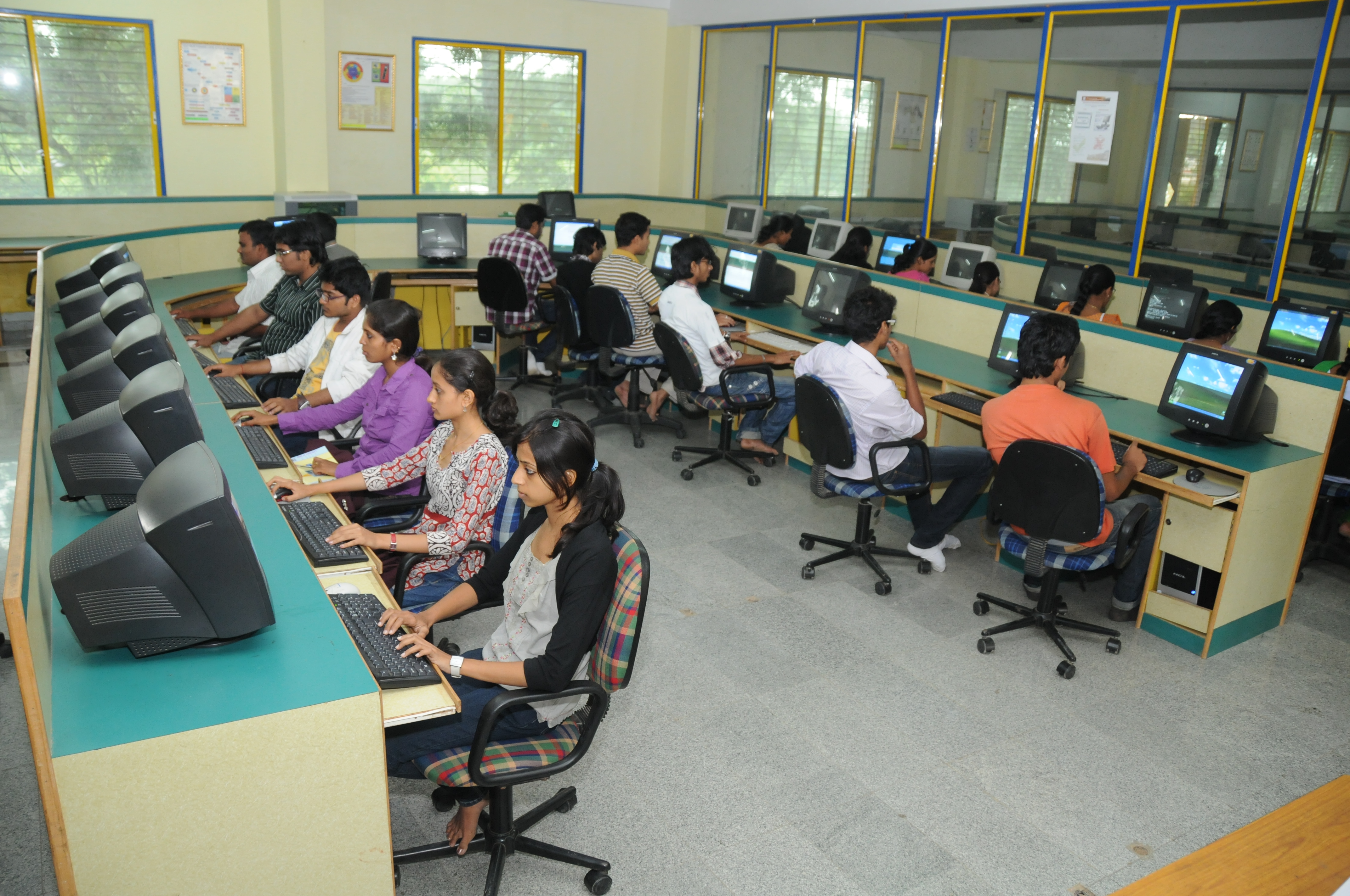 Administrative Management College - labs