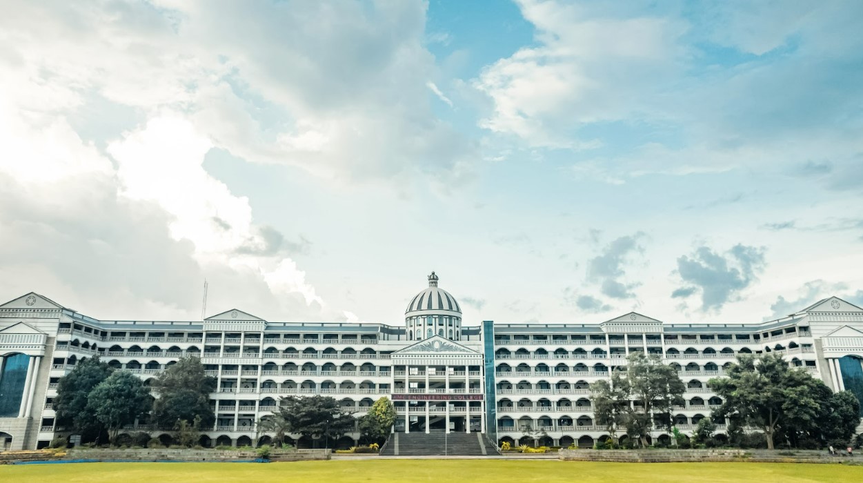 Administrative Management College - campus