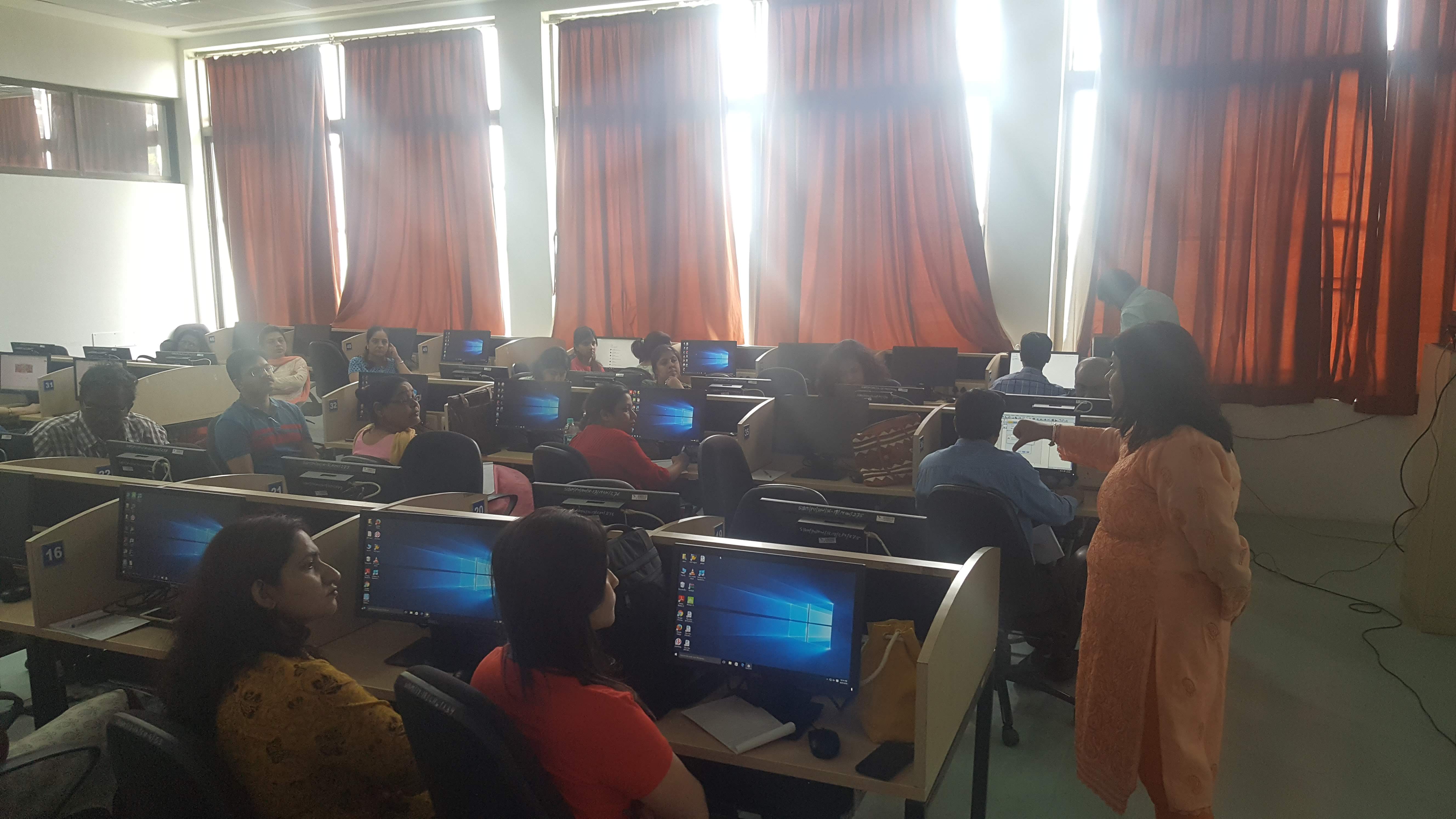Symbiosis School of Economics - labs