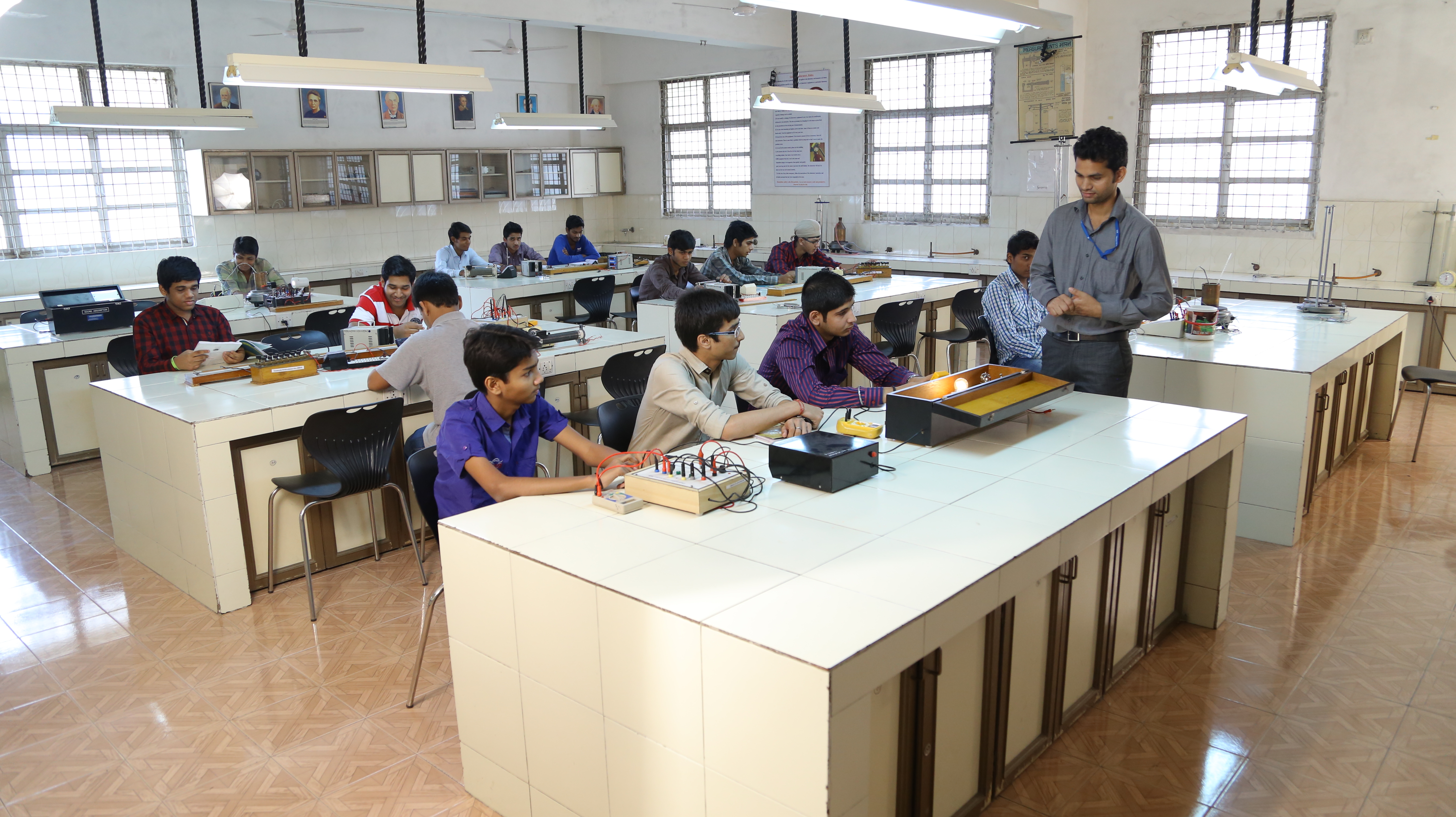 Thakur Polytechnic - labs