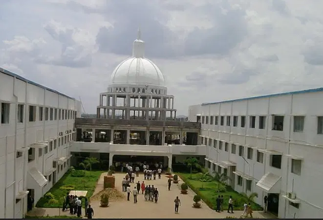 Aarupadai Veedu Institute of Technology - campus