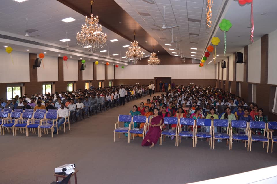 Shri Rawatpura Sarkar University - auditorium