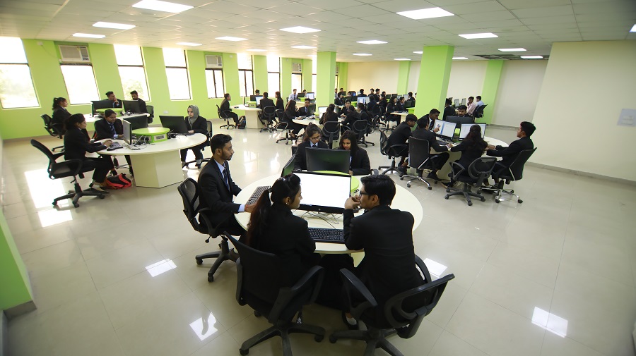 Lloyd Institute of Engineering and Technology - labs