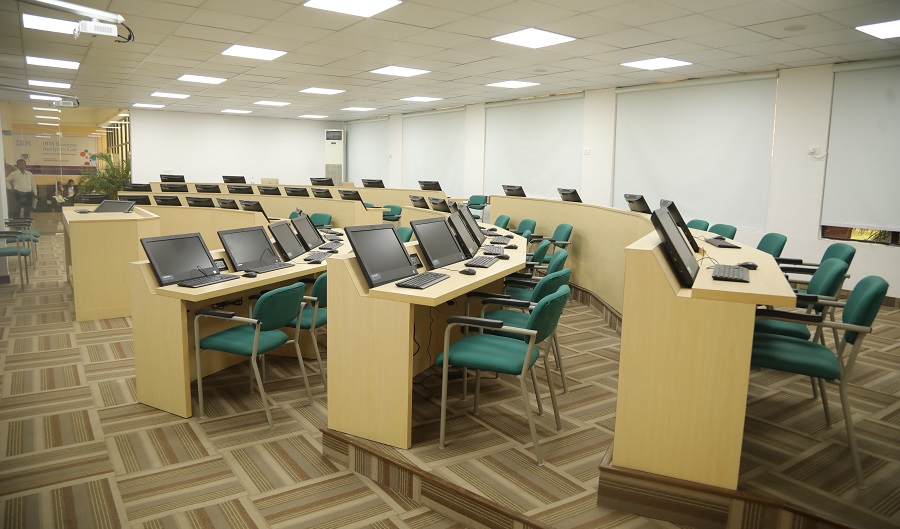 Lloyd Institute of Engineering and Technology - labs