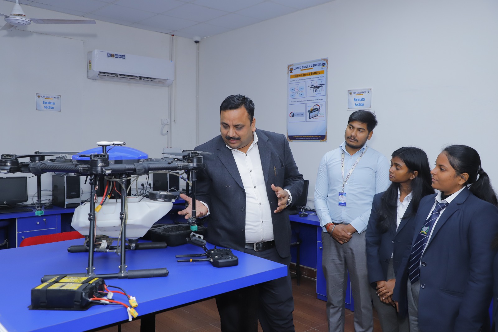 Lloyd Institute of Engineering and Technology - labs