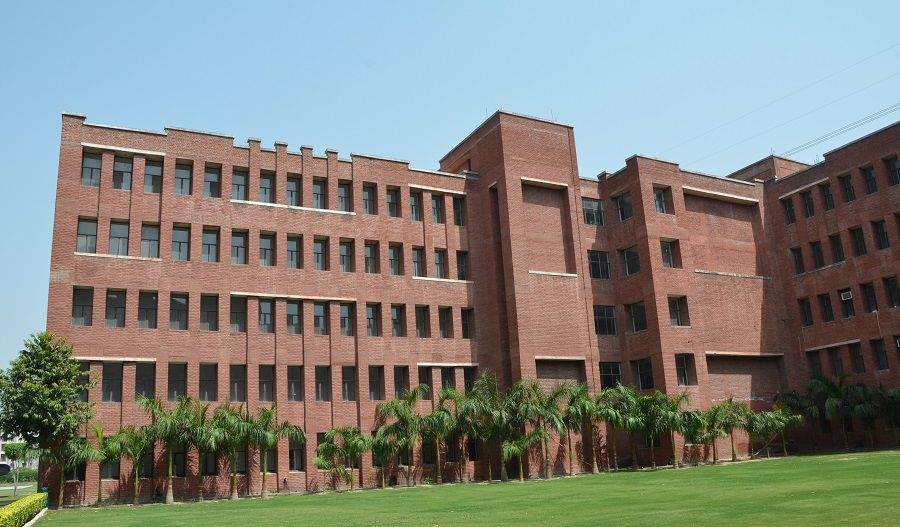 Lloyd Institute of Engineering and Technology - campus
