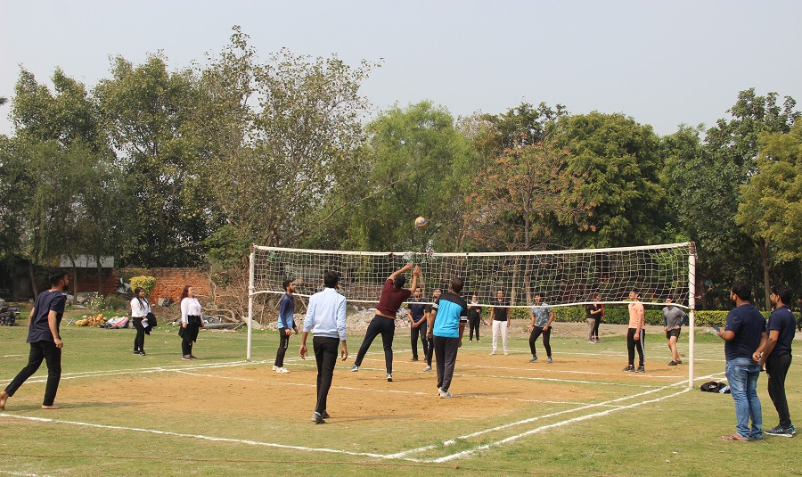 Lloyd Institute of Engineering and Technology - playground