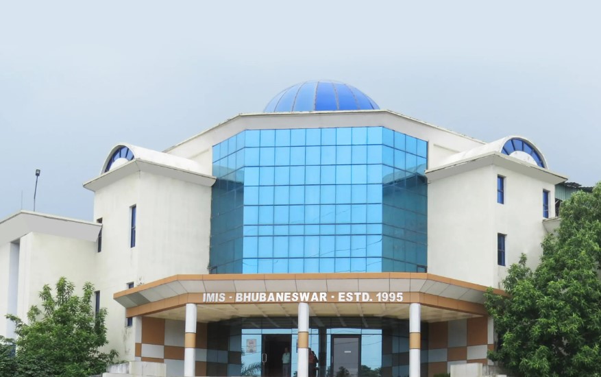 Institute of Management and Information Science - campus