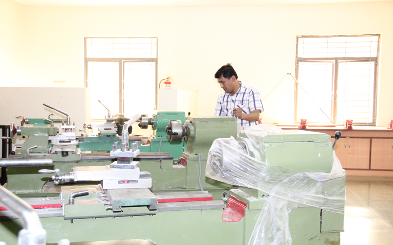 Amity University Gwalior - labs