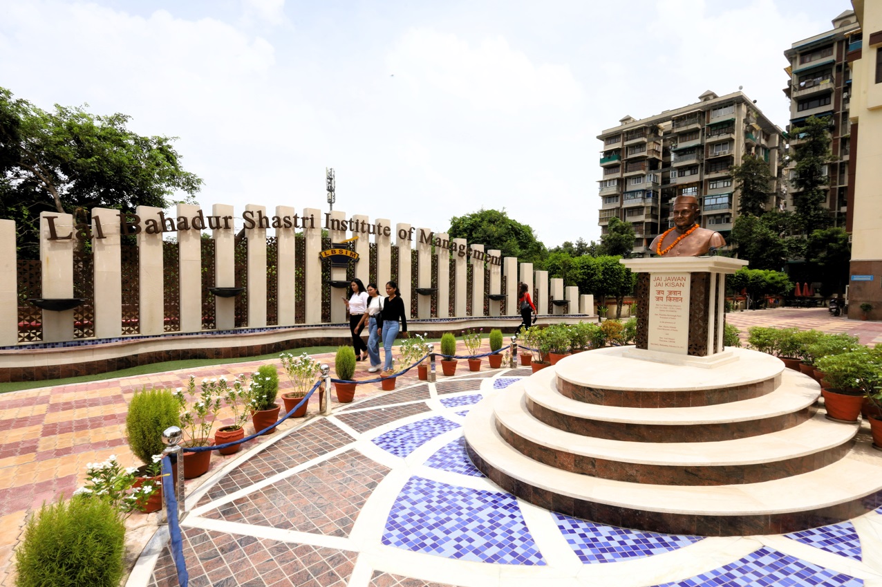 Lal Bahadur Shastri Institute of Management - campus