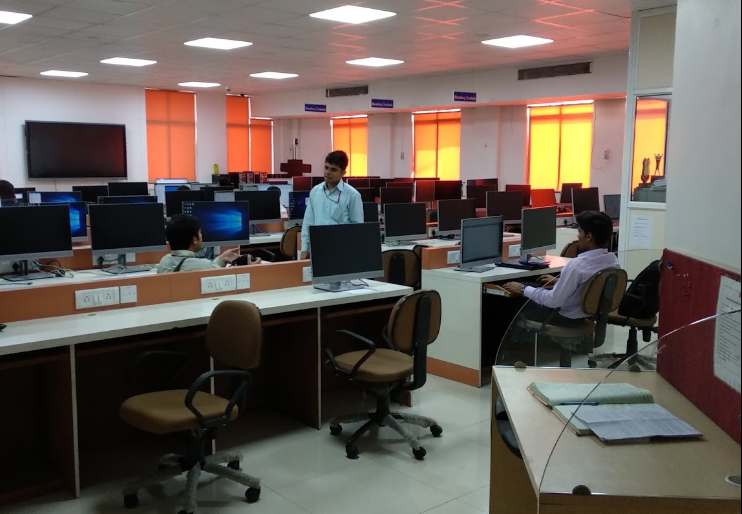 Symbiosis Institute of Management Studies - labs