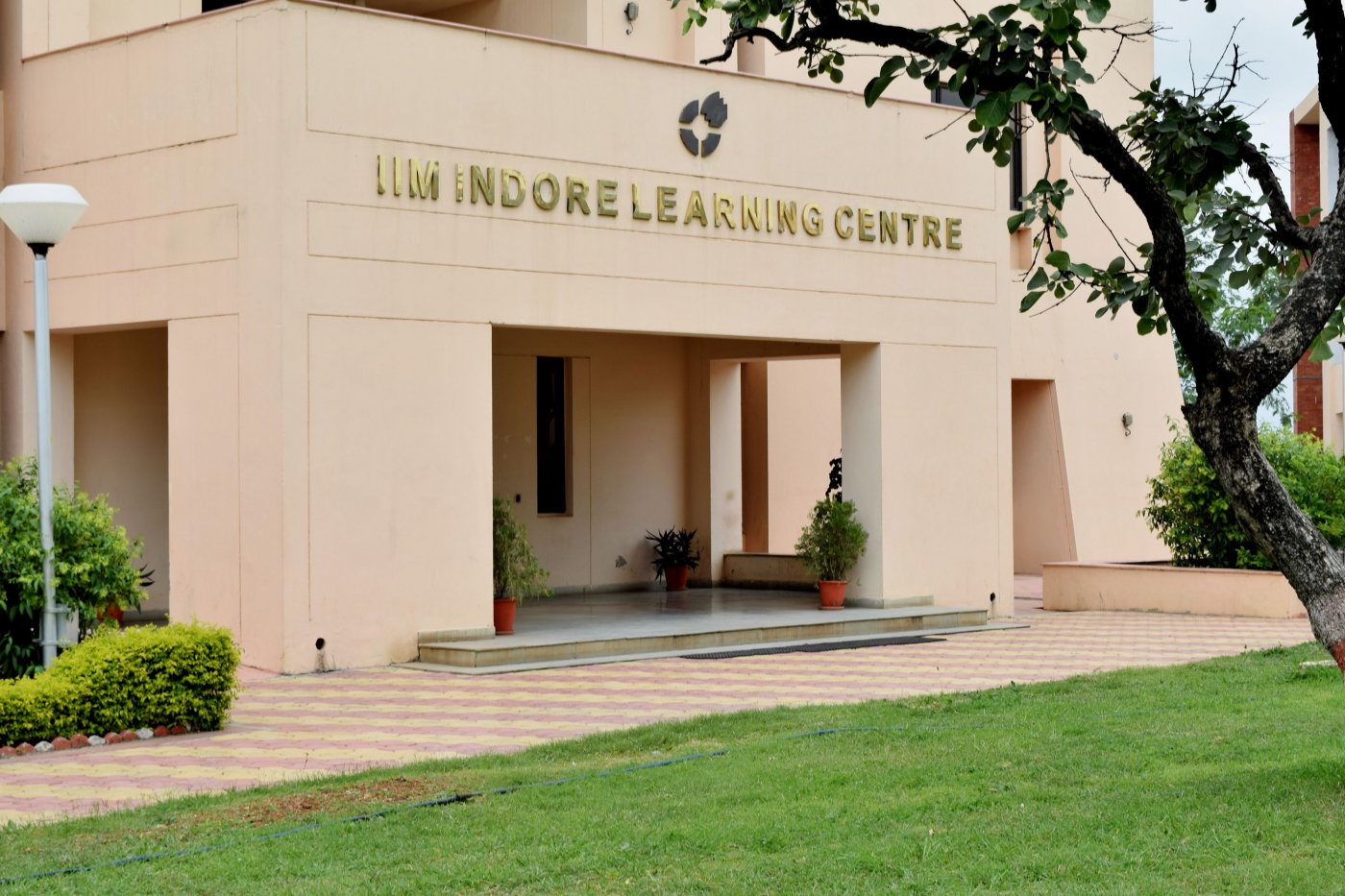 IIMI - Indian Institute of Management - campus