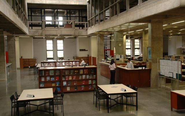 IIM Bangalore - Indian Institute of Management - library