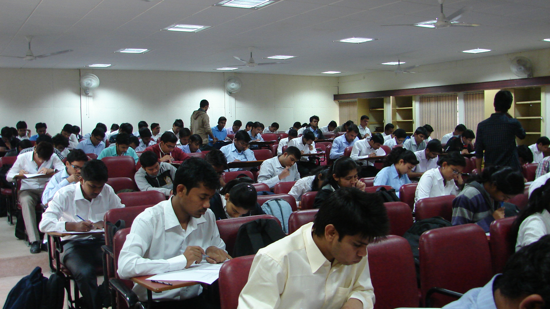 Visvesvaraya National Institute of Technology - [VNIT] - classroom