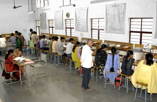 Vallurupalli Nageswara Rao Vignana Jyothi Institute of Engineering and Technology - [VNR VJIET] - ot
