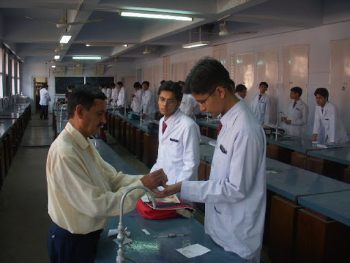 Pt Bhagwat Dayal Sharma Post Graduate Institute of Medical Sciences - [PGIMS] - labs