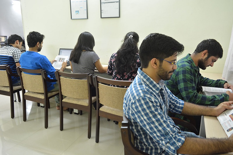 Indian Institute of Management - [IIMN] - reading