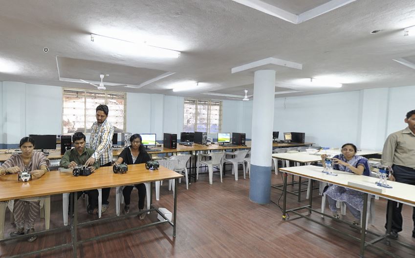 Gokaraju Rangaraju Institute of Engineering and Technology -  [GRIET] - labs