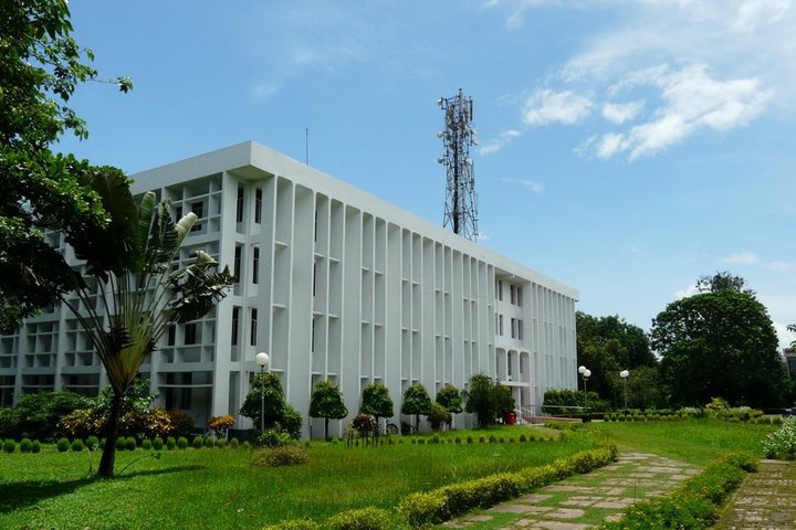 IIMC - Indian Institute of Management - campus