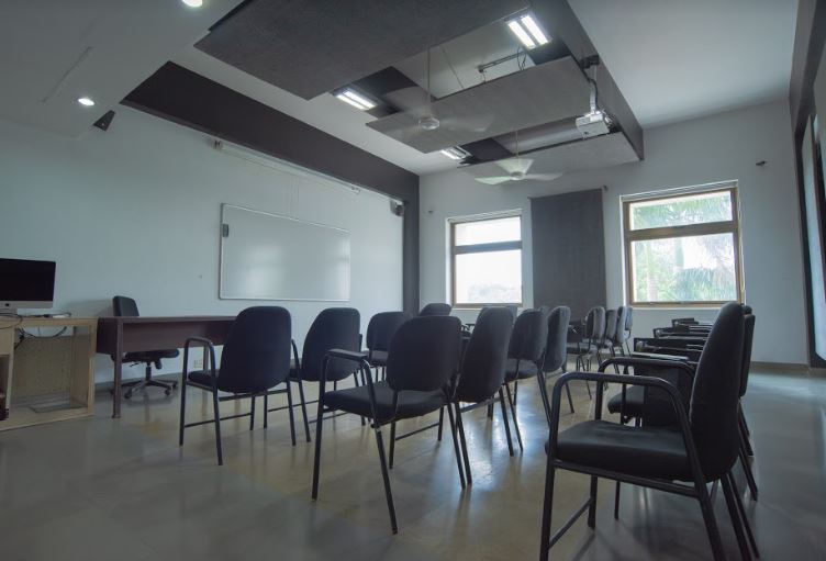 Whistling Woods International - [WWI] - classroom