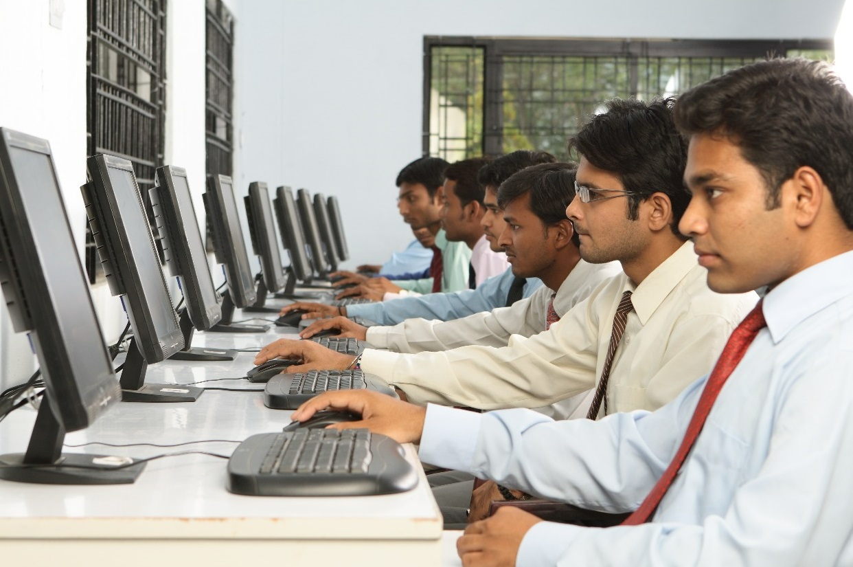 Vishwa Vishwani Institute of Systems and Management - [VVISM] - labs