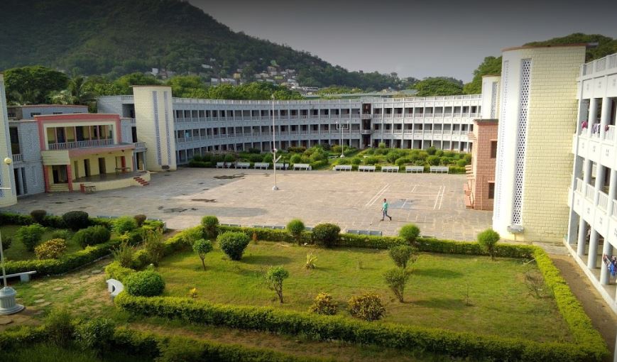 Andhra Loyola College - [ALC] - campus