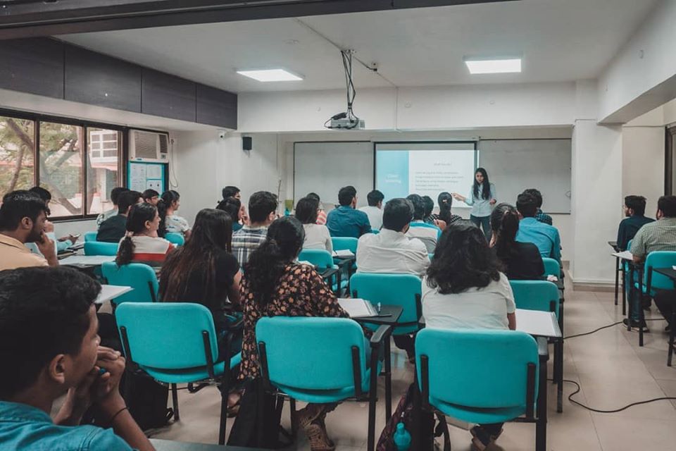 Indian Institute of Digital Education - [IIDE] - classroom