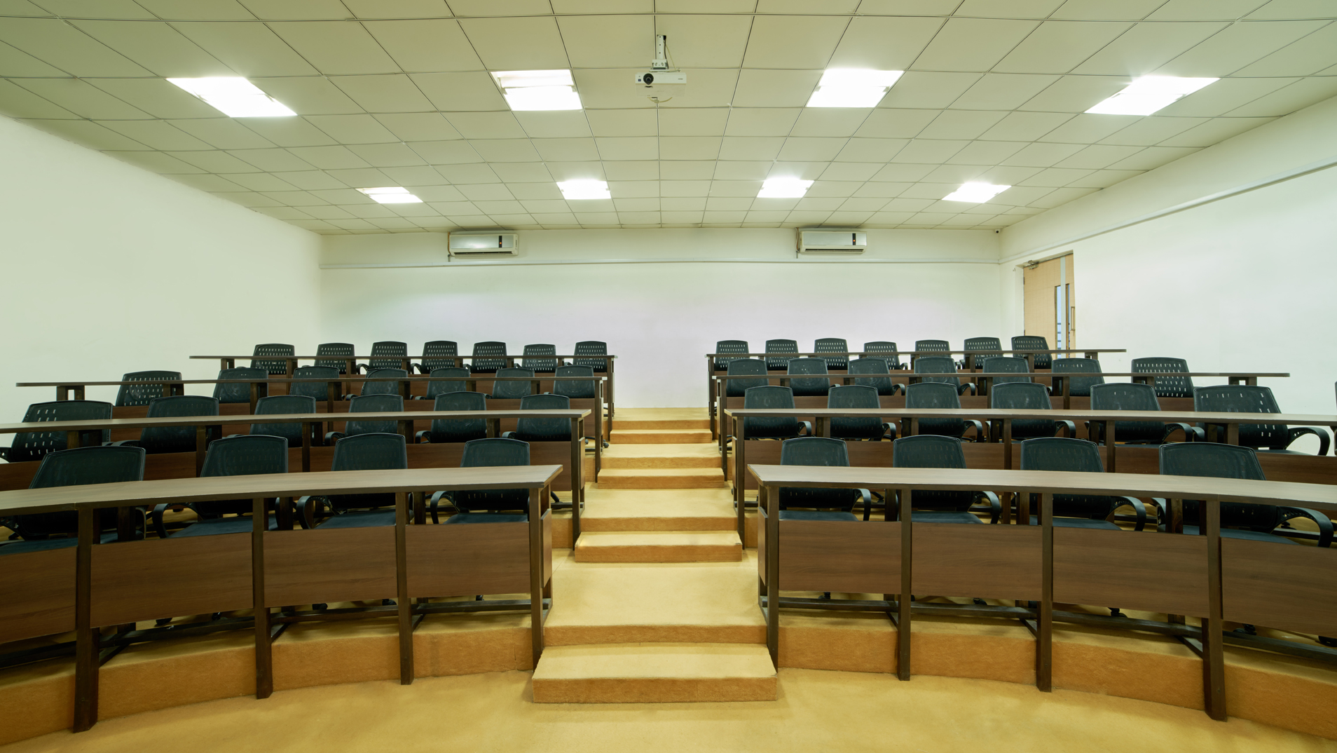 Shanti Business School - [SBS] - classroom