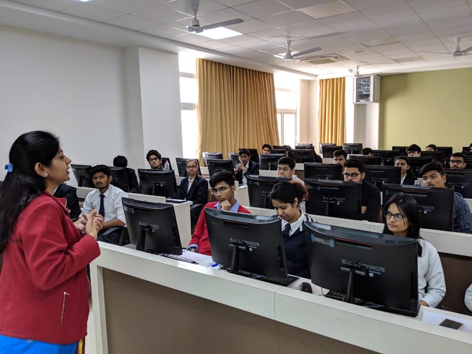 Symbiosis Centre for Management Studies - [SCMS] - labs