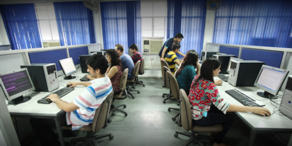 FMS Delhi Faculty of Management Studies - labs
