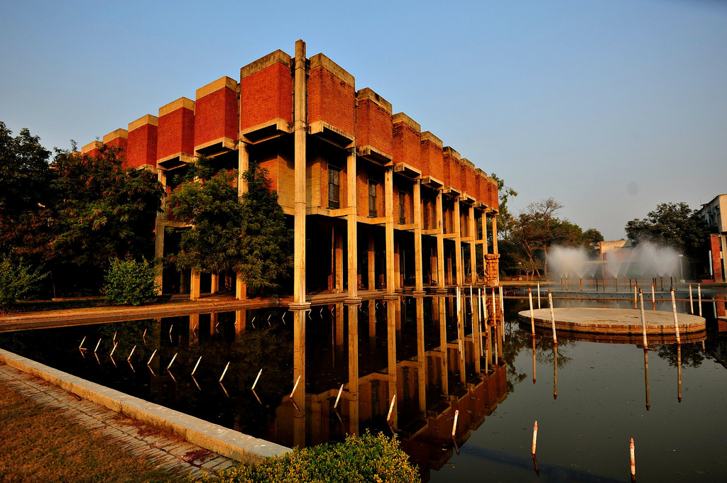 IIT Kanpur (IITK) - library