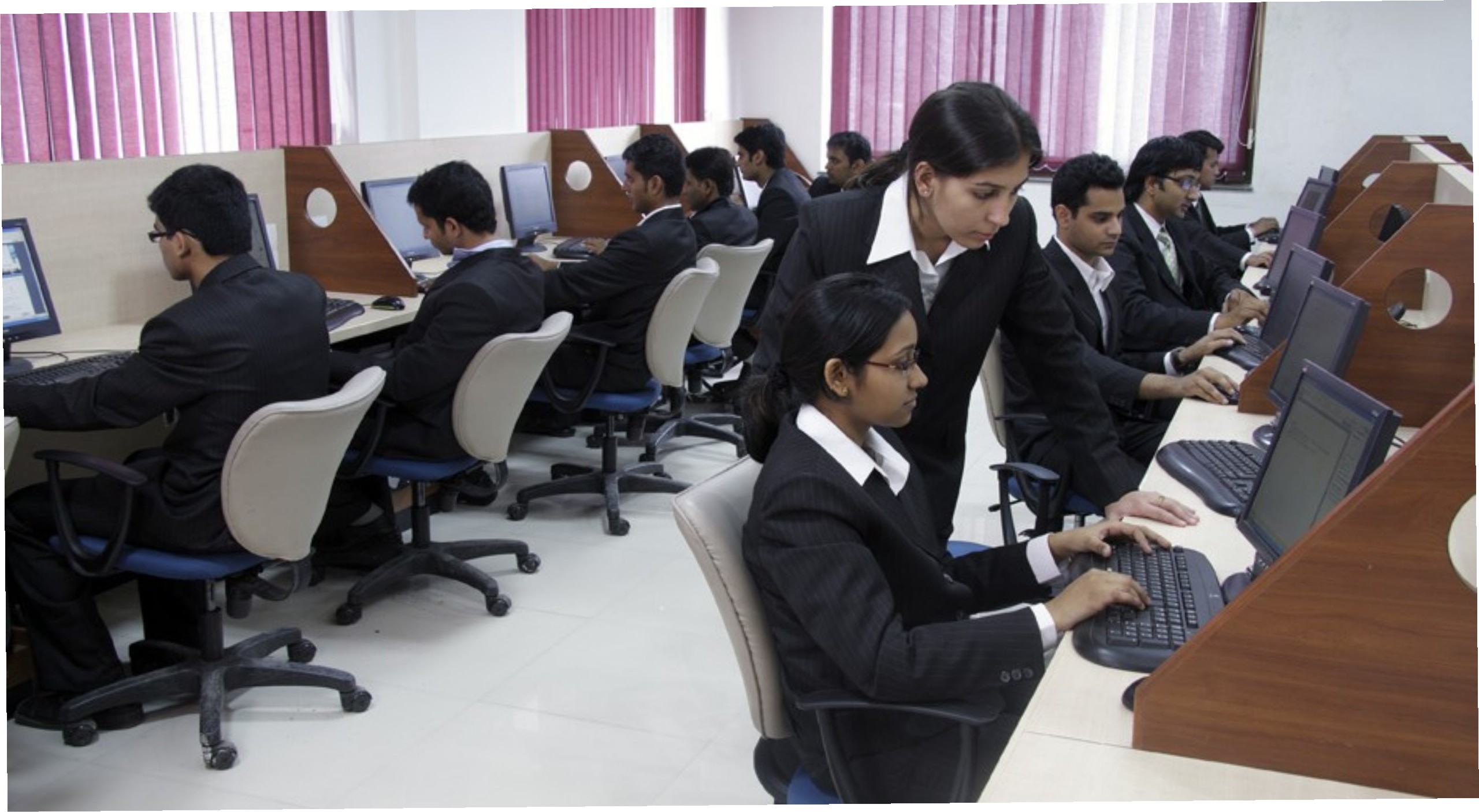 MET Institute of Management - labs