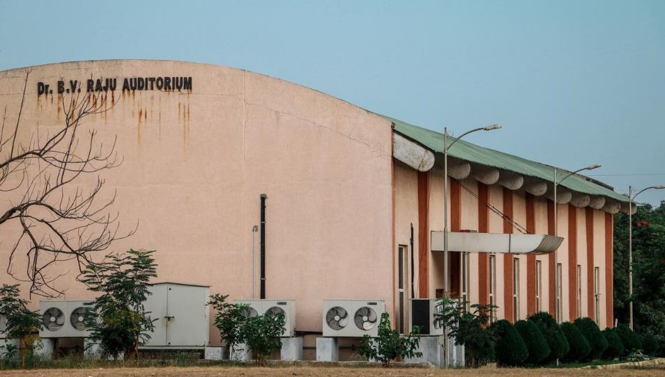 BV Raju Institute of Technology - auditorium