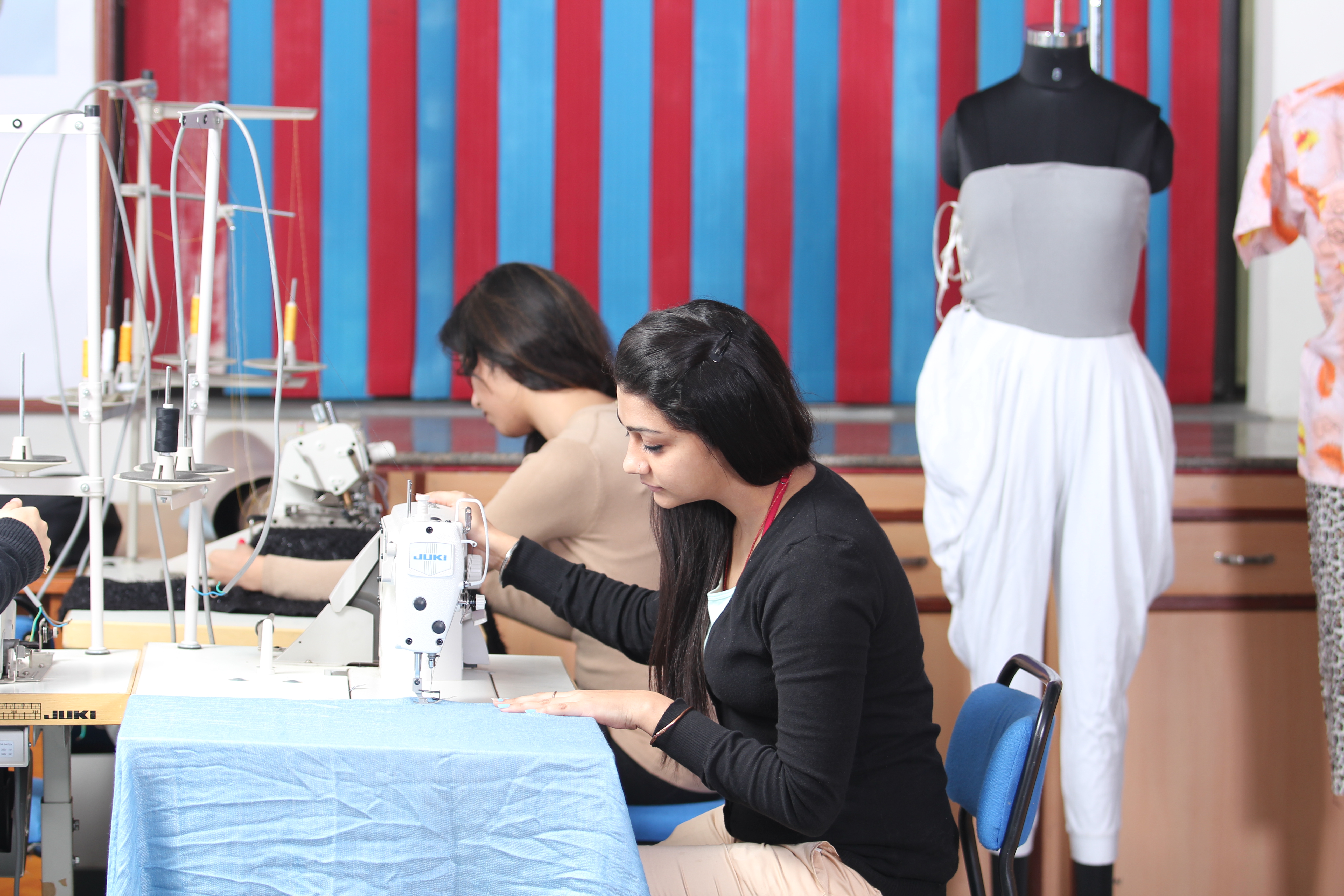 Amity University Gurgaon - students