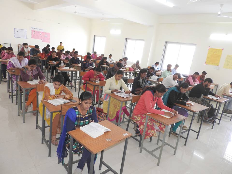 Atal Bihari Vajpayee Hindi Vishwavidyalaya - classroom