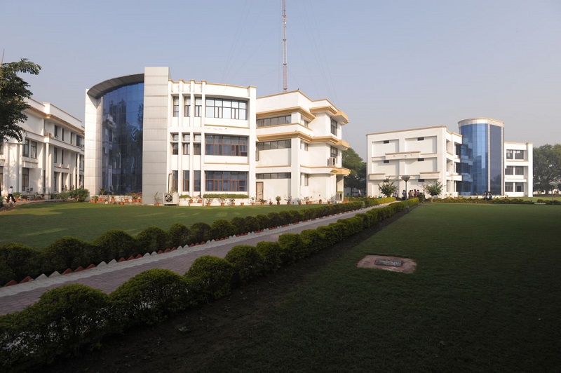 Invertis University - campus