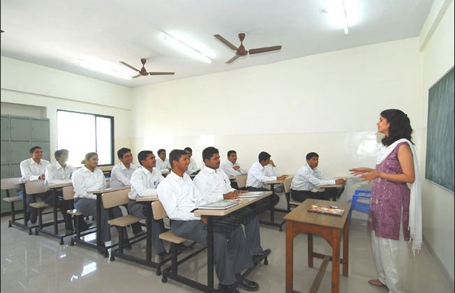 TMV - Tilak Maharashtra Vidyapeeth - classroom