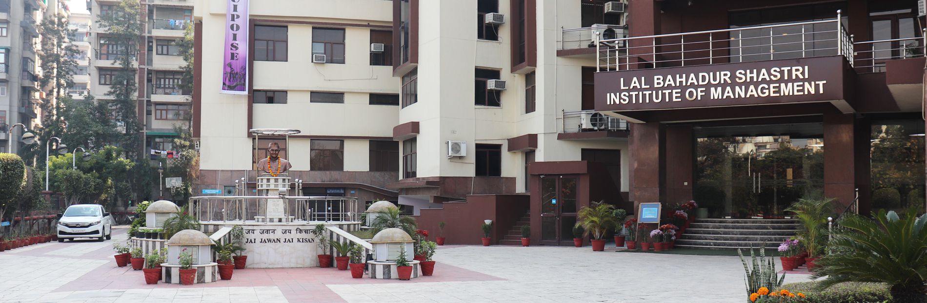 Lal Bahadur Shastri Institute of Management - campus
